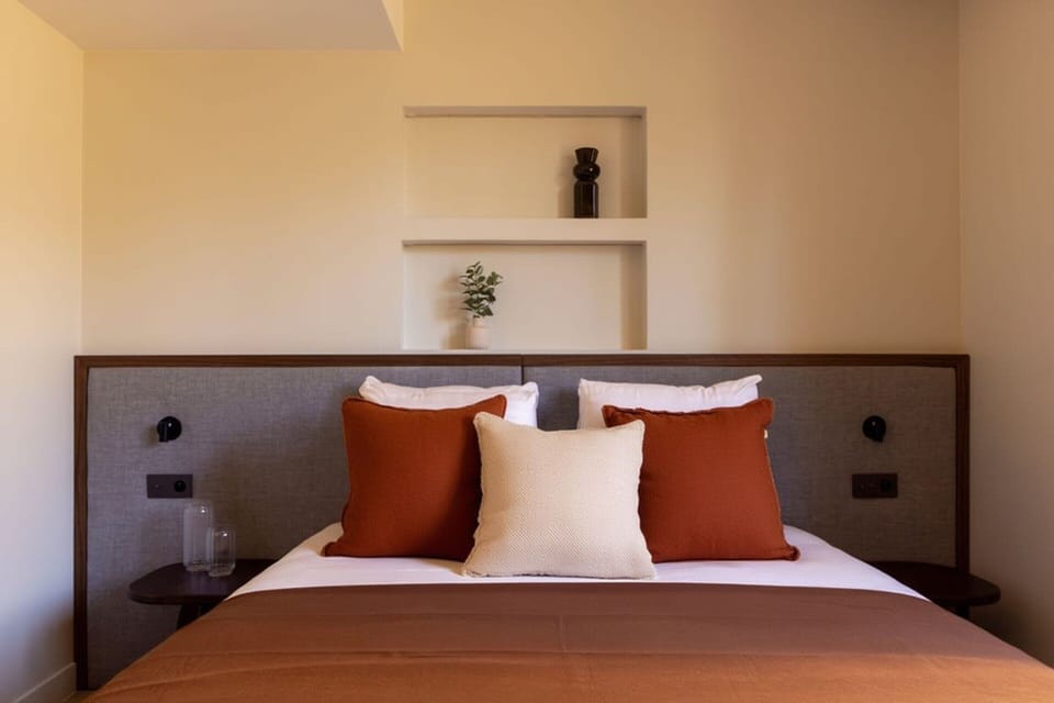 Apartment | 2 bedrooms, laptop workspace, iron/ironing board, bed sheets
