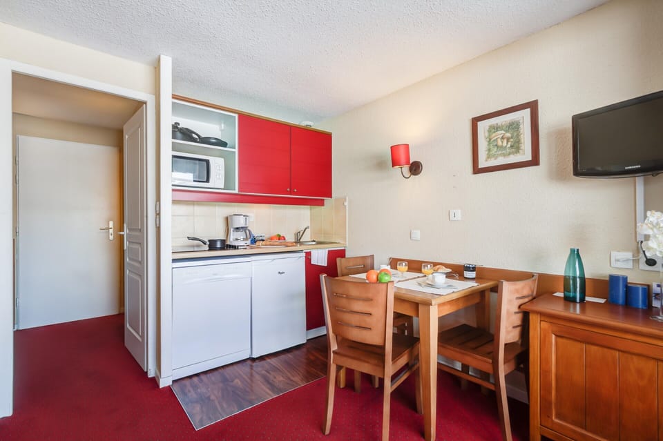 Apartment | Dining