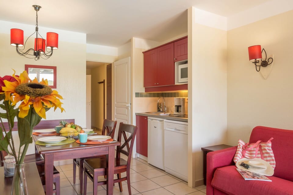 Apartment | Dining
