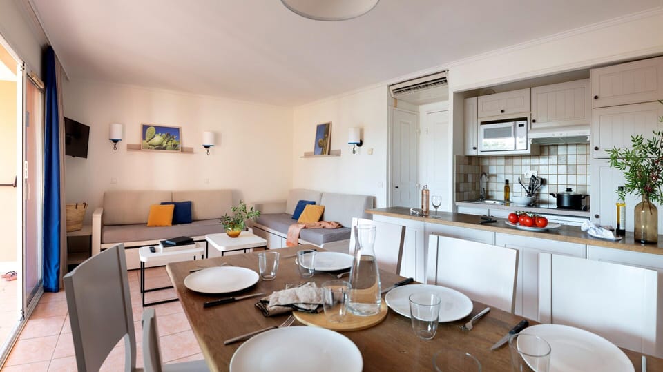 Apartment | Dining