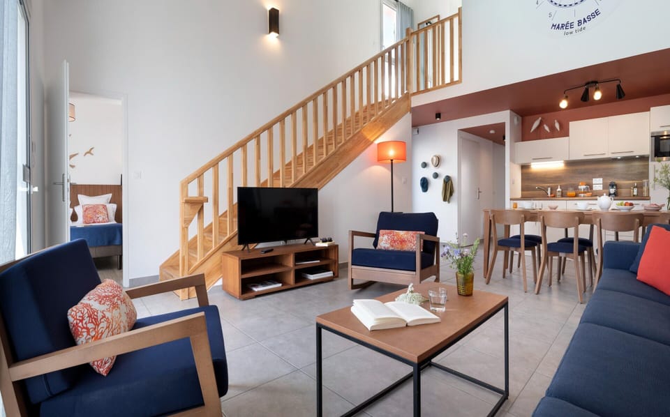 Apartment | Dining