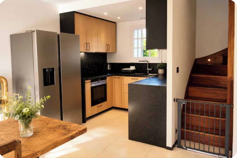 Apartment | Private kitchen | Fridge, microwave, oven, stovetop