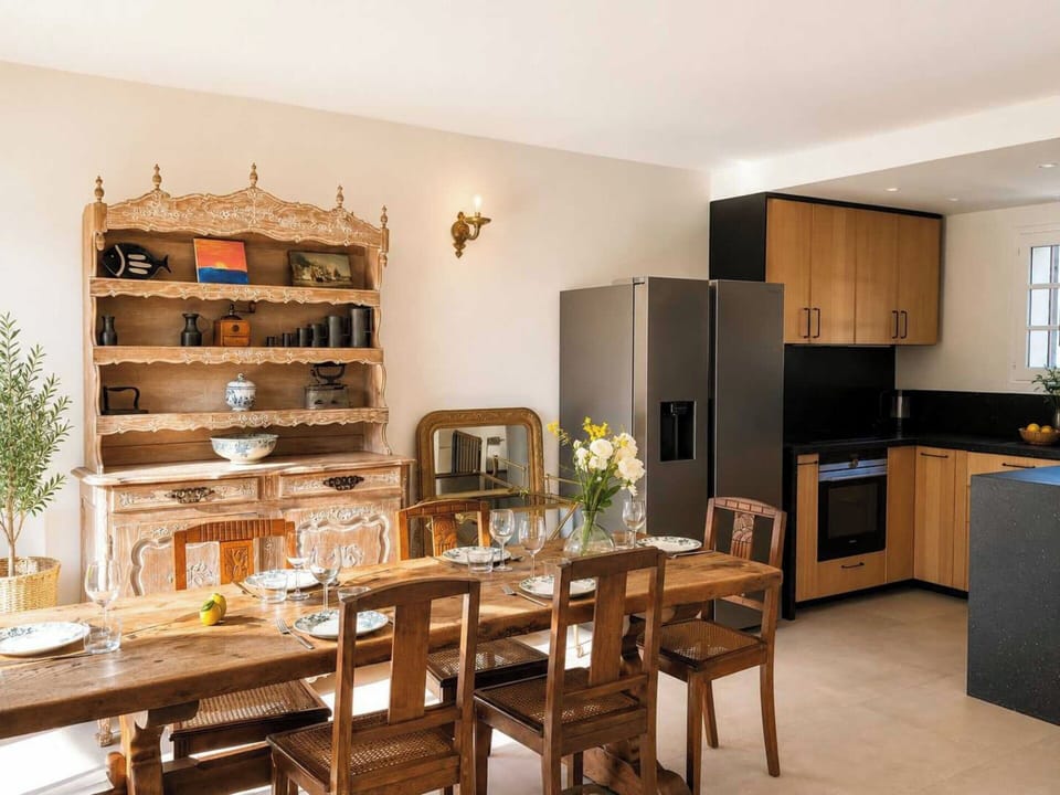 Apartment | Dining