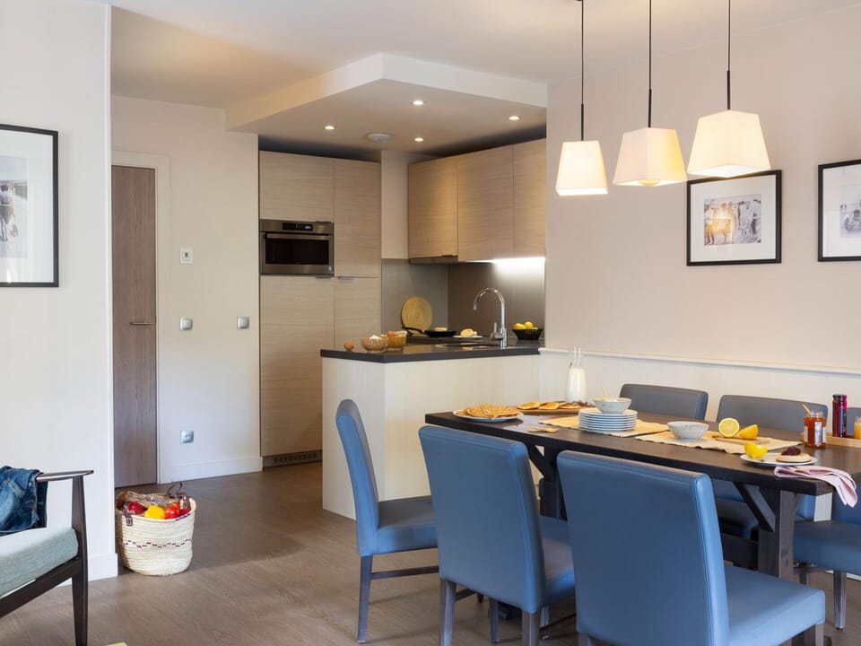 Apartment | Dining
