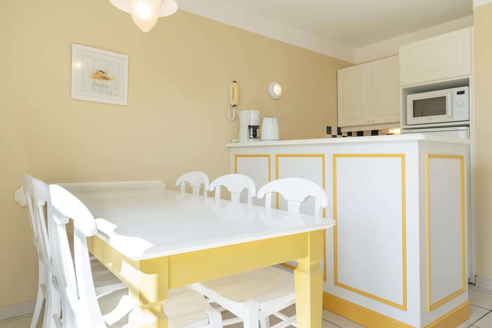 Apartment | Dining