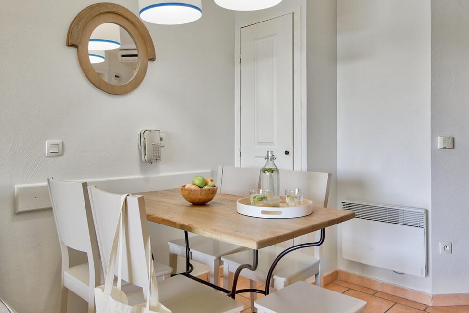 Apartment | Dining