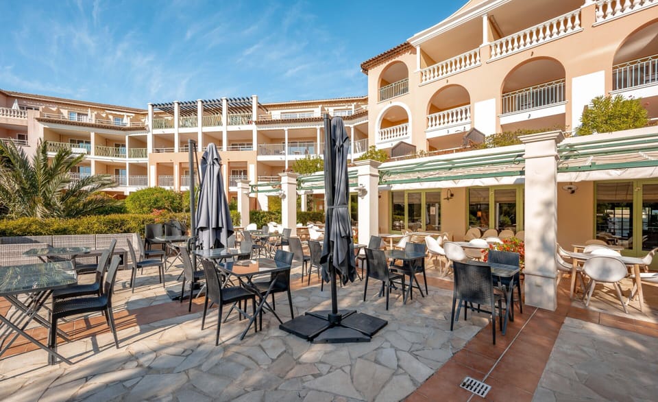 Apartment | Outdoor dining