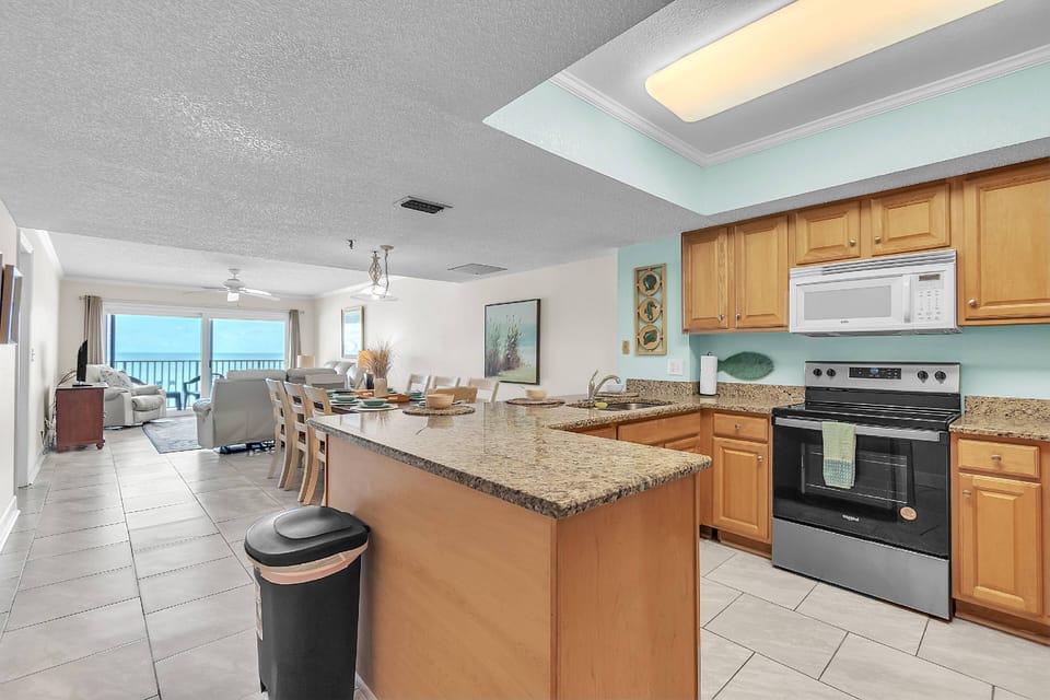 Fully Equipped Kitchen with All the Conveniences of Home!
