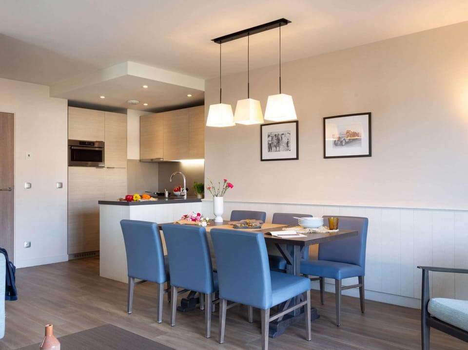 Apartment | Dining