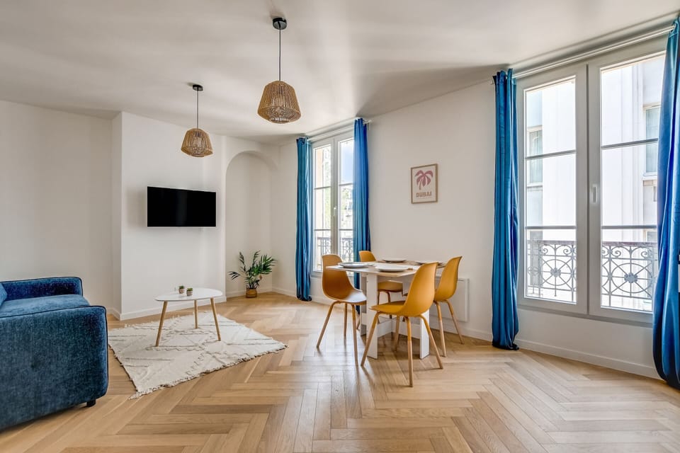 Apartment | Dining