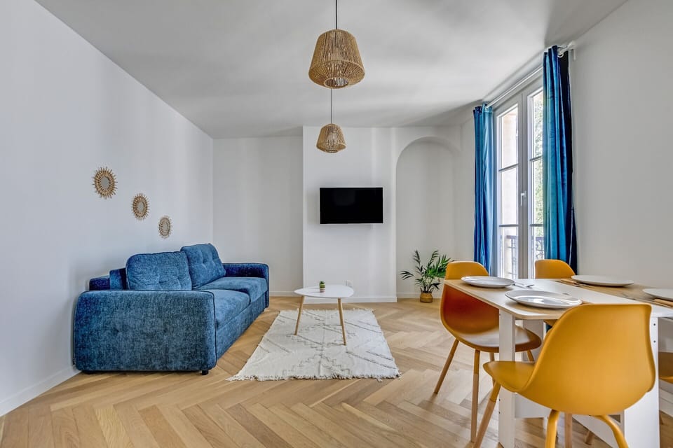 Apartment | Dining