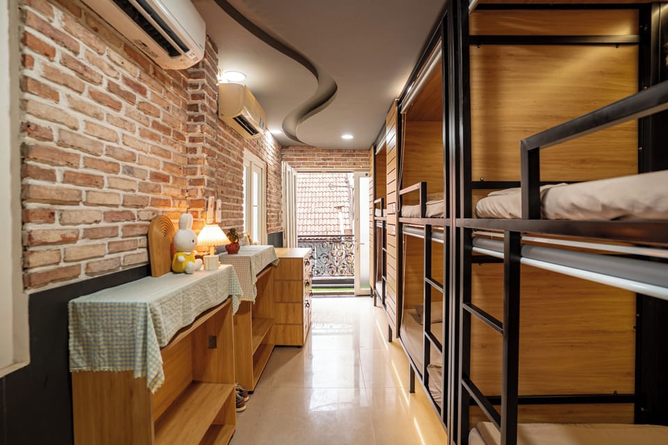 Luxury Shared Dormitory, Women only, Air conditioning, Garden View | Free WiFi
