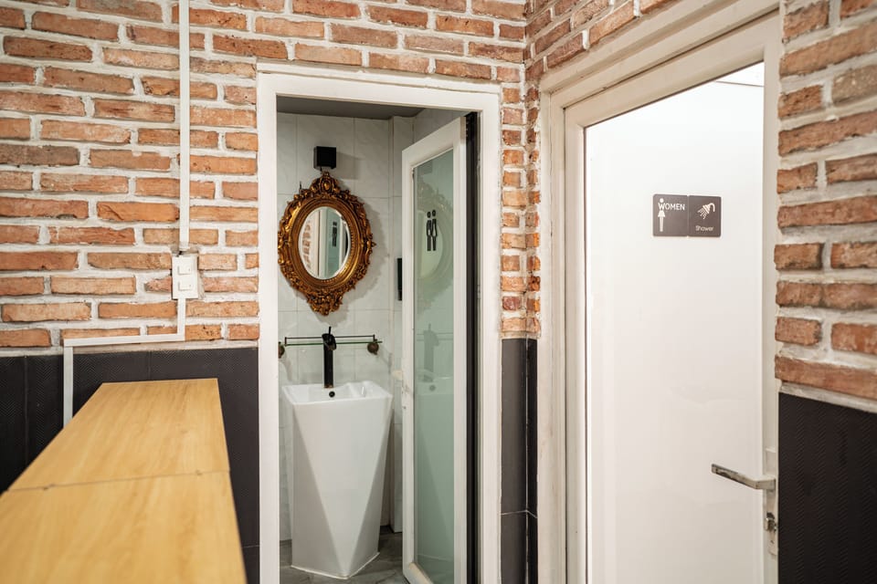 Luxury Shared Dormitory, Women only, Air conditioning, Garden View | Bathroom | Toilet paper