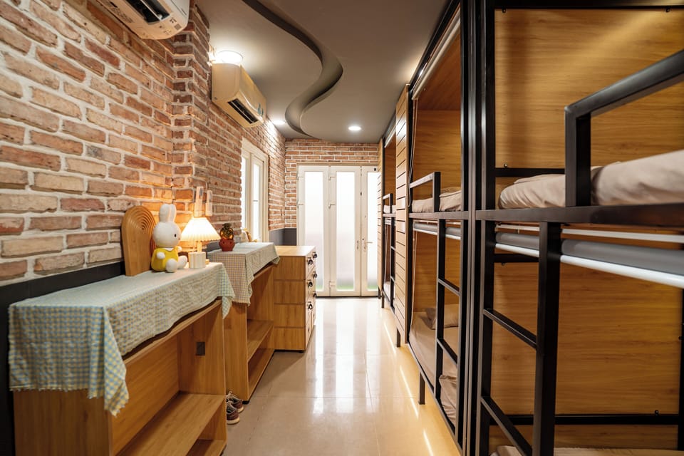 Luxury Shared Dormitory, Women only, Air conditioning, Garden View | Free WiFi