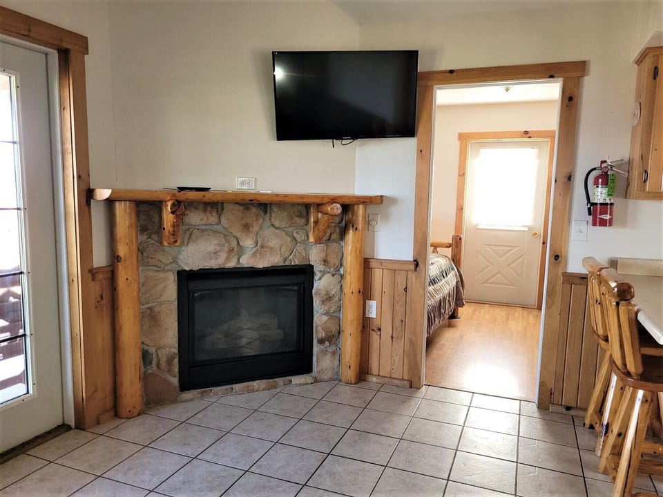 Superior Cabin, 2 Bedrooms, Pets Not Allowed, Pool View | WiFi (free)
