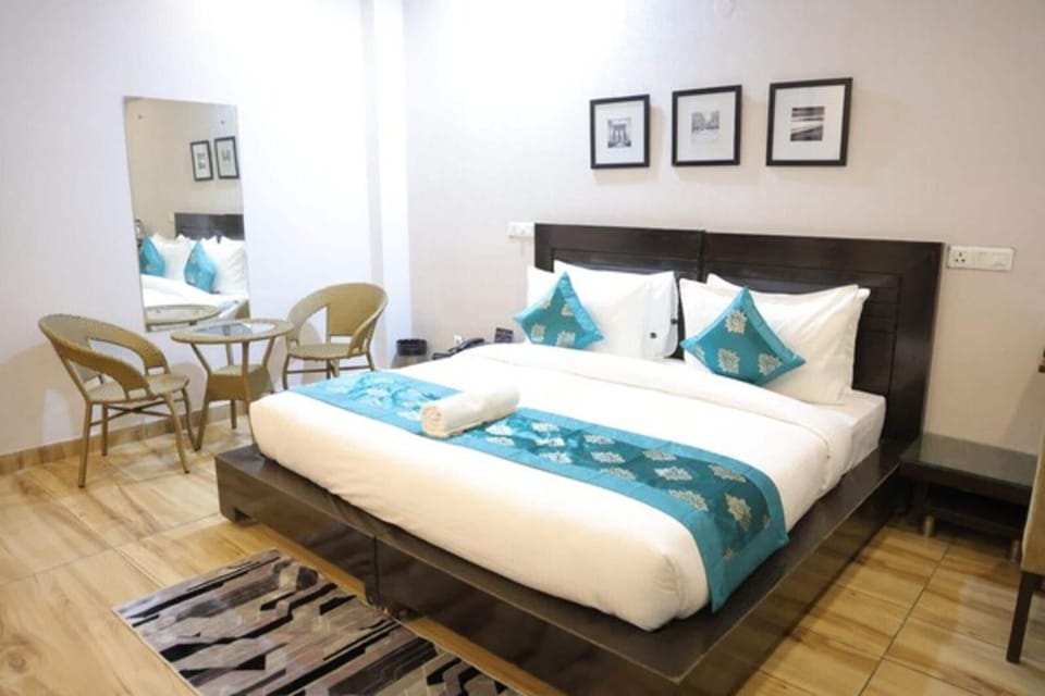 Deluxe Room | Desk, laptop workspace, free WiFi