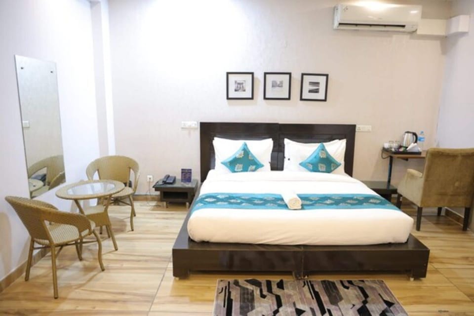 Deluxe Room | Desk, laptop workspace, free WiFi