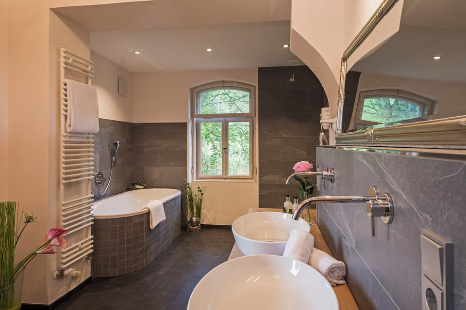 Superior Chalet | Bathroom | Free toiletries, hair dryer, bathrobes, slippers