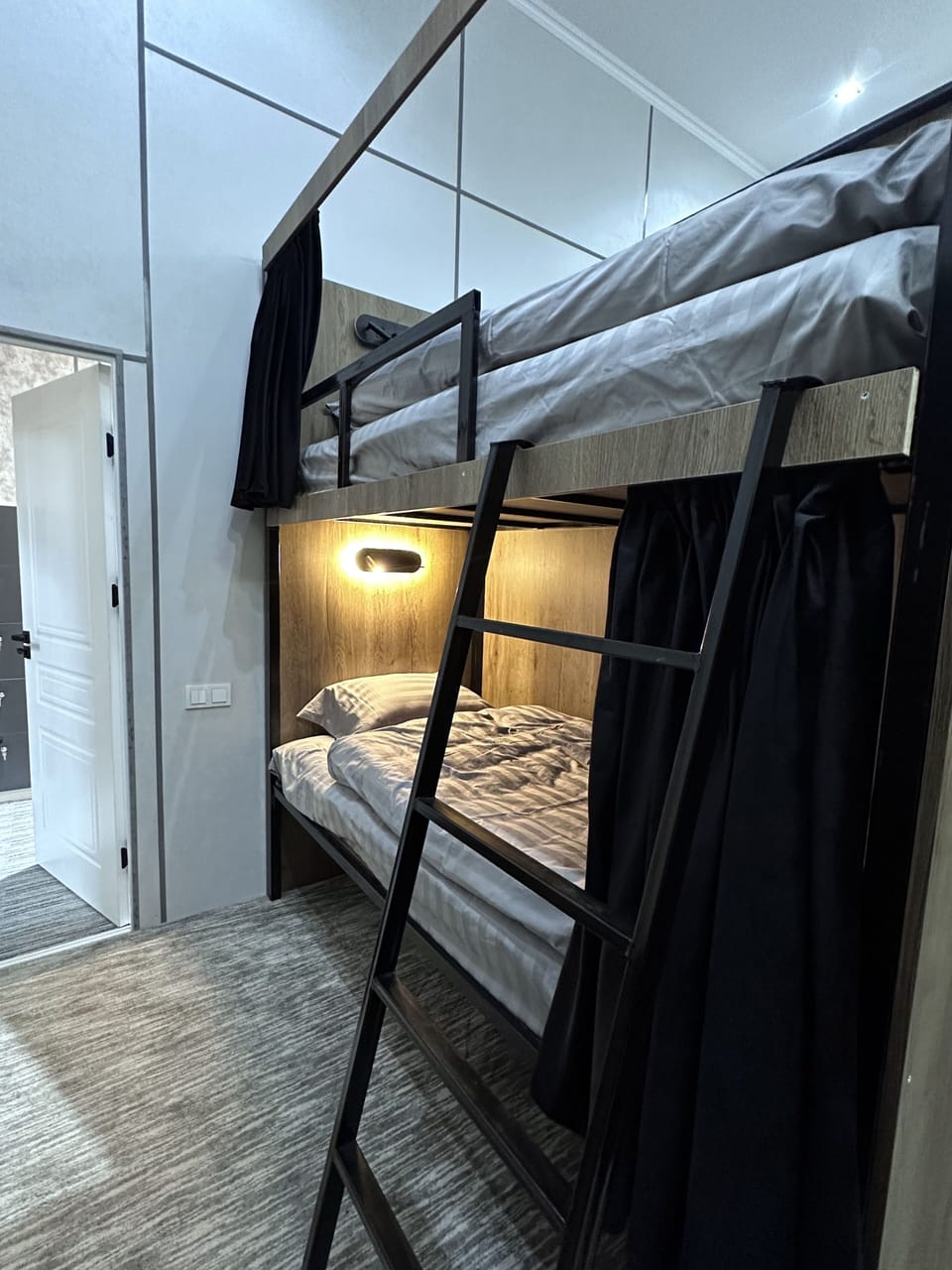 Comfort Shared Dormitory | Blackout drapes, WiFi (free)
