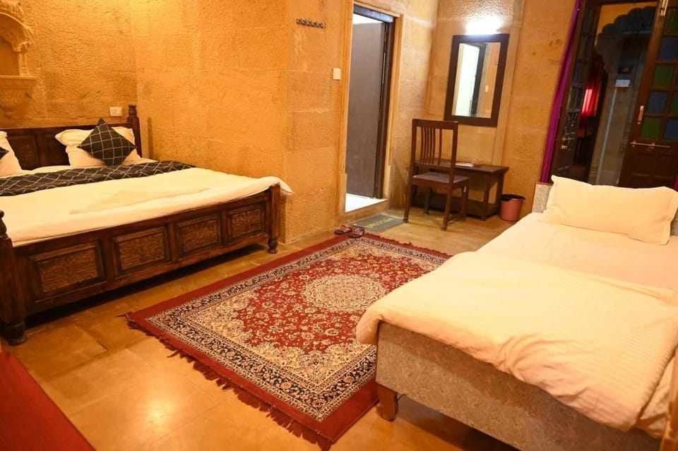 Classic Double Room, Balcony | In-room safe, free WiFi