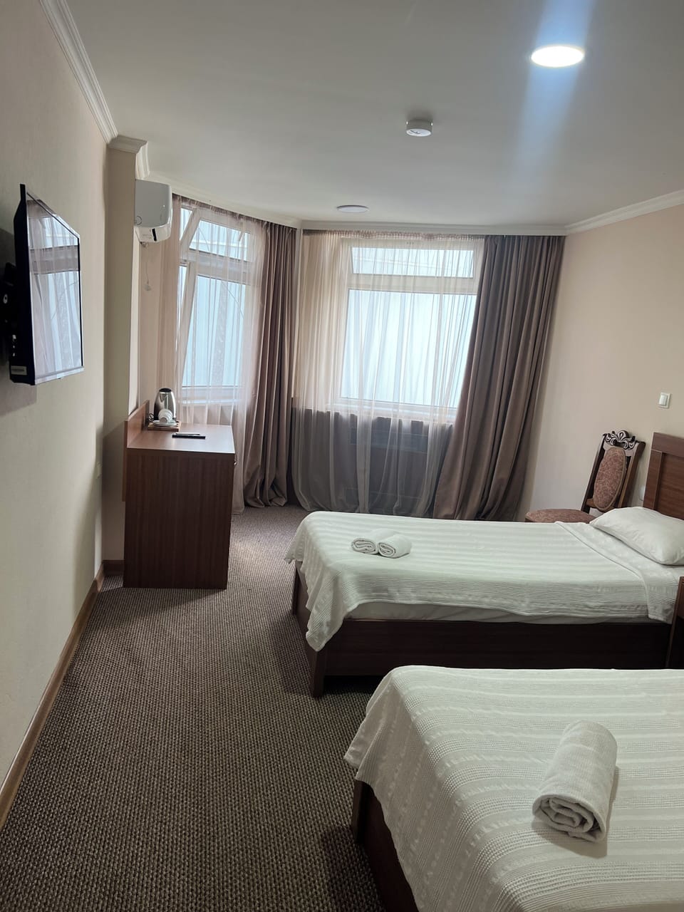 In-room safe, desk, laptop workspace, blackout drapes