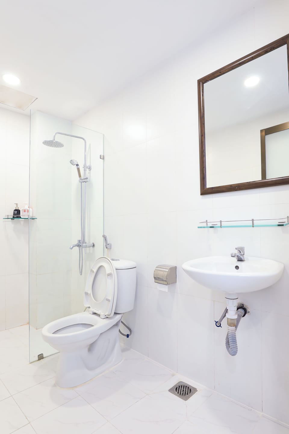 Standard Quadruple Room, City View | Bathroom | Slippers, bidet