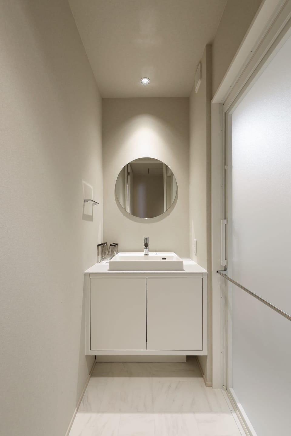 Standard Double or Twin Room | Bathroom | Combined shower/tub, hair dryer, towels, shampoo