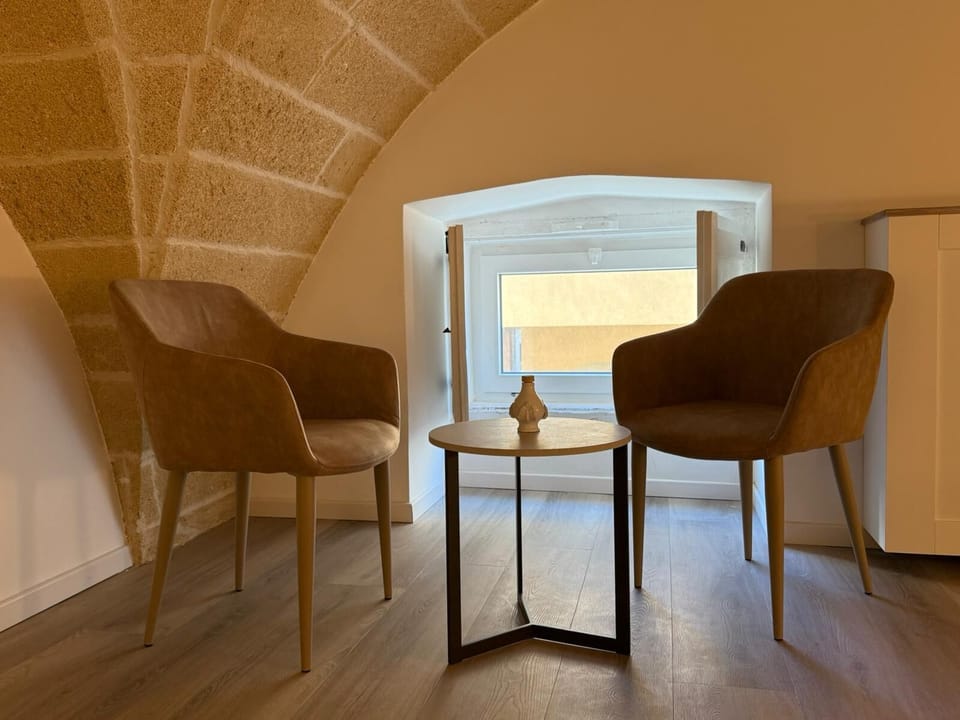 Levante Room | Living area | TV