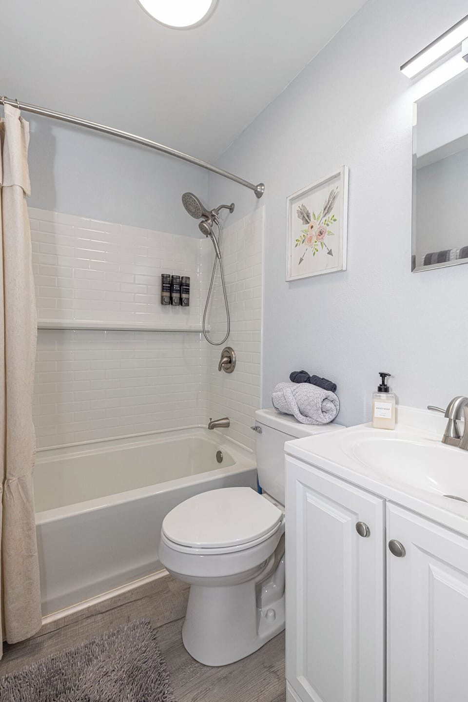 Full Tub & Shower with Dual Head Sprayer - Removable Wand - Towels & Washcloths - Shampoo - Conditioner - Body Wash - Hair Dryer