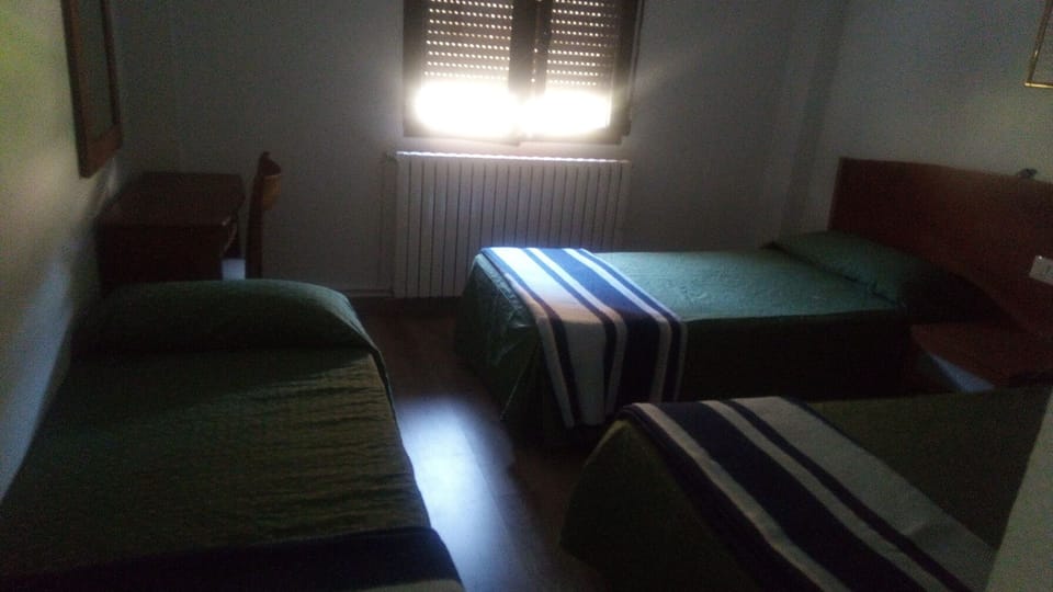 Basic Double or Twin Room, Hill View | WiFi (free)