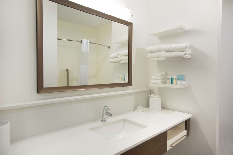 Shower, free toiletries, hair dryer, towels