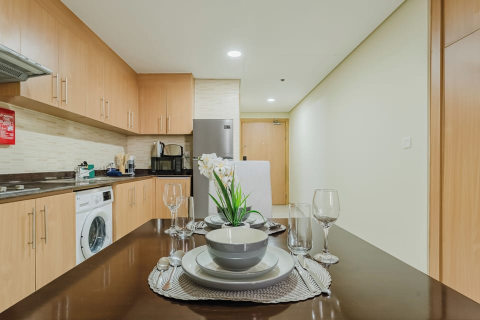 Classic Studio, 1 Double Bed, City View | Private kitchen | Full-size fridge, microwave, oven, stovetop