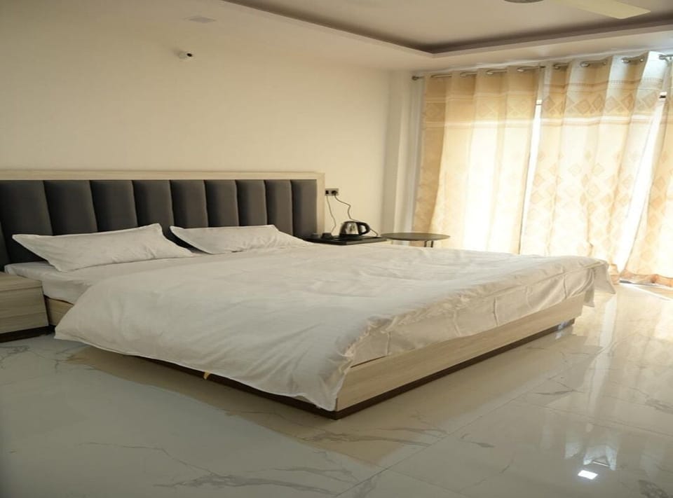 Deluxe Room | Free WiFi
