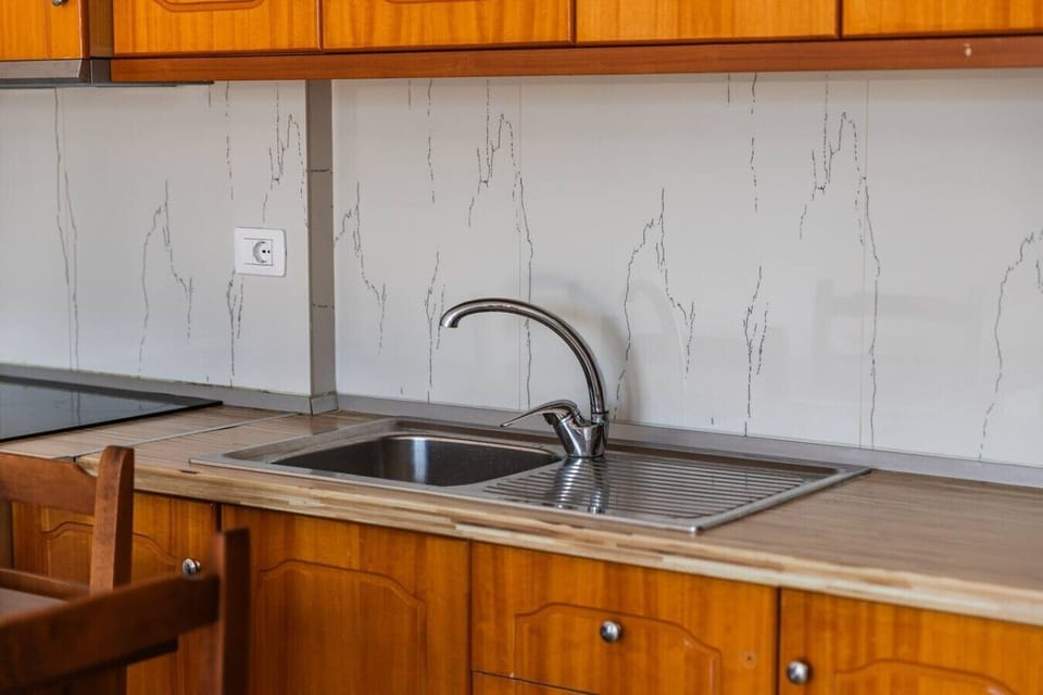 Fully-equipped kitchen details