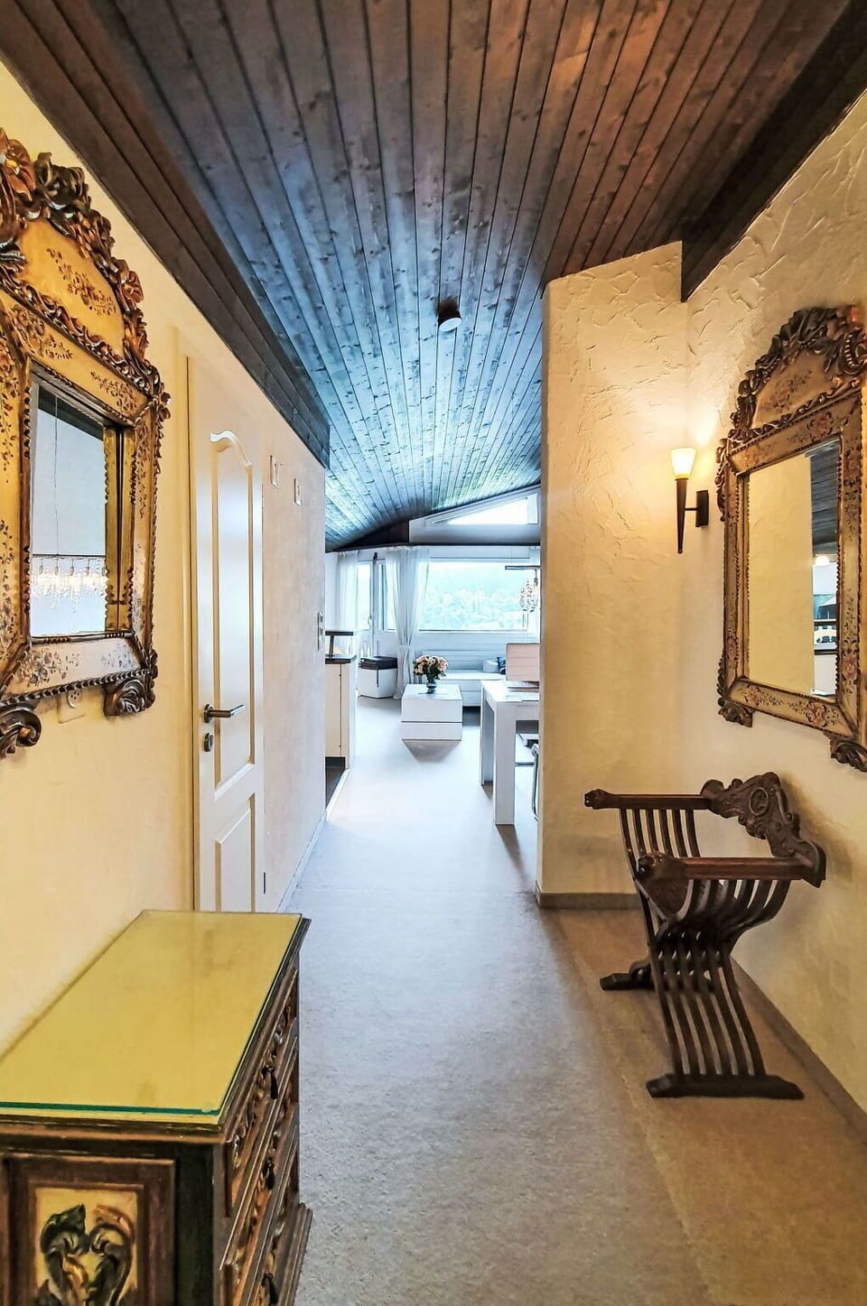 Wall, Interior Design, Ceiling, Flooring, Floor, Light Fixture, Lighting, Furniture, Room, Home