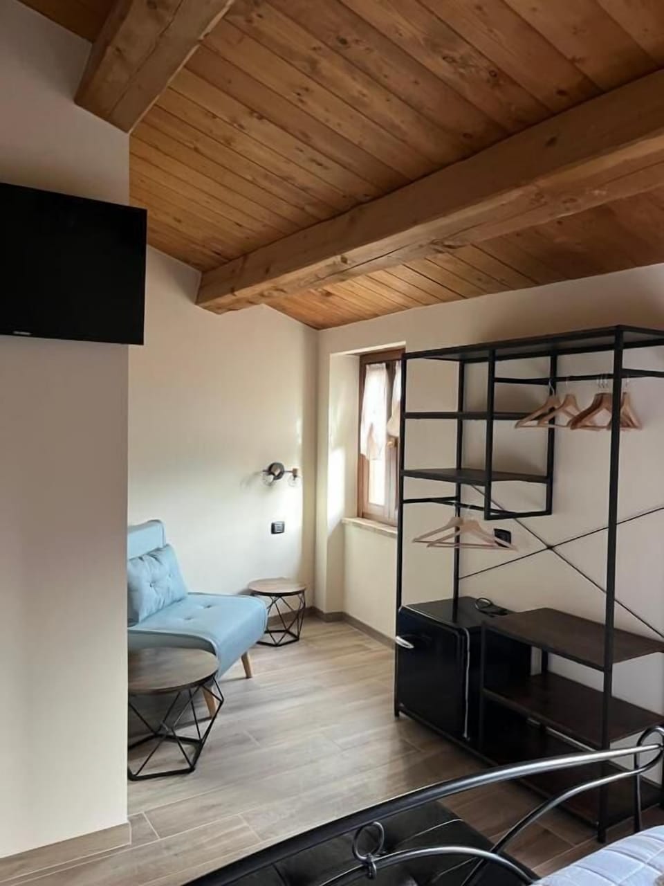 Triple Room, Mountain View | Living area