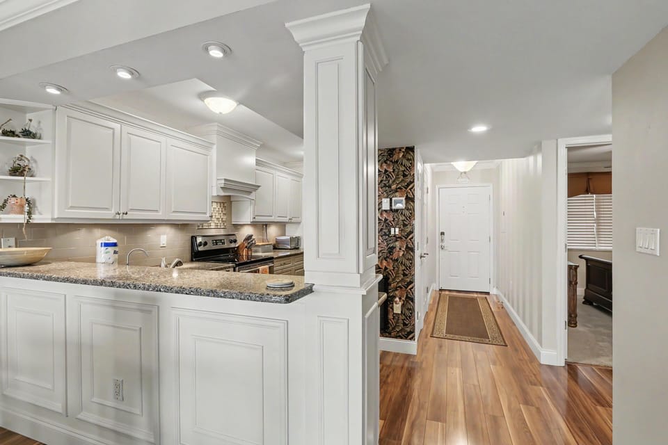 Condo, Multiple Beds (Land's End 6-204 Beach Front) | Private kitchen