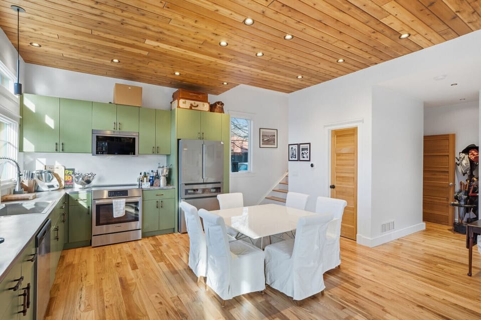 Stainless steel appliances make this a wonderful chef`s kitchen
