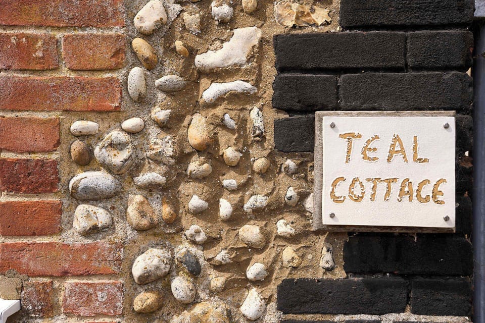 Teal Cottage, Burnham Overy Staithe - Host & Stay 
 