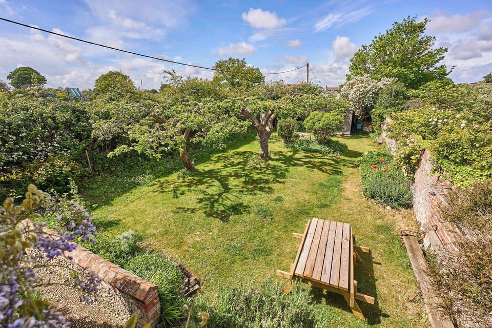 Teal Cottage, Burnham Overy Staithe - Host & Stay 
 