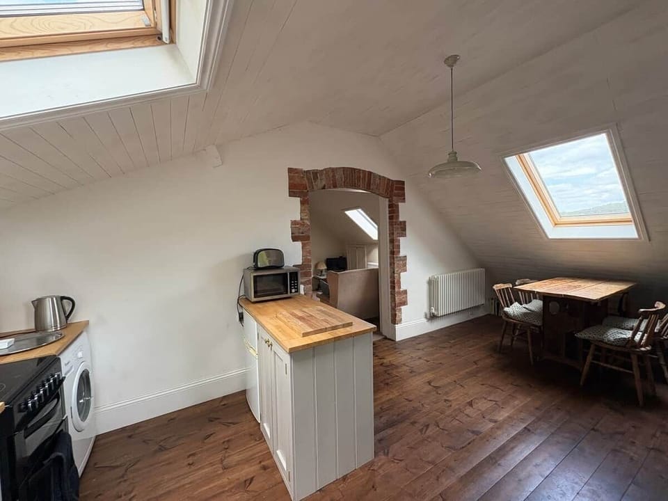 Kitchen dining area