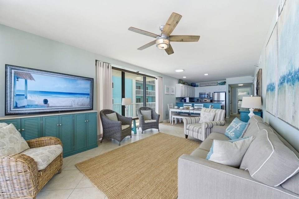 Living Rm w/Fast WiFI & Smart TV