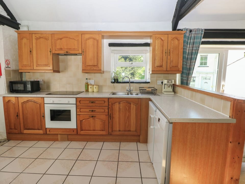 Dishwasher, cookware/dishes/utensils