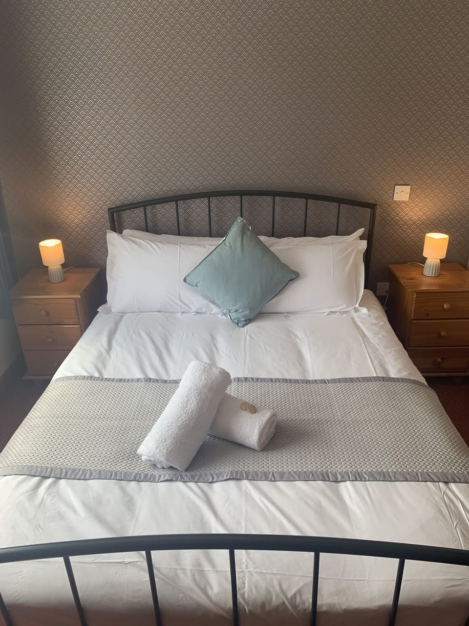 Classic Double Room | Desk, WiFi (free)