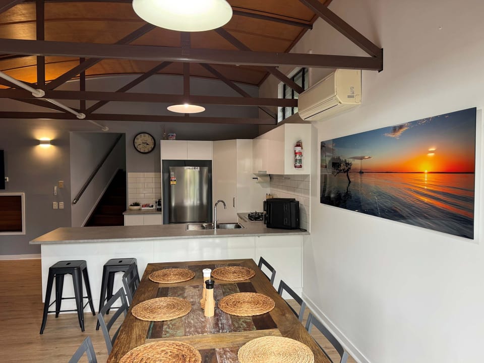 House | 2 bedrooms, desk, high-speed internet