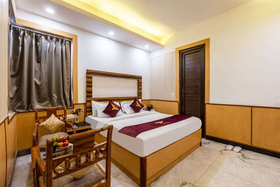 Deluxe Room | Desk, laptop workspace, free WiFi, bed sheets