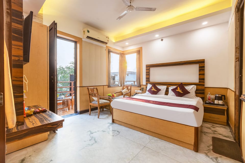 Deluxe Room | Desk, laptop workspace, free WiFi, bed sheets