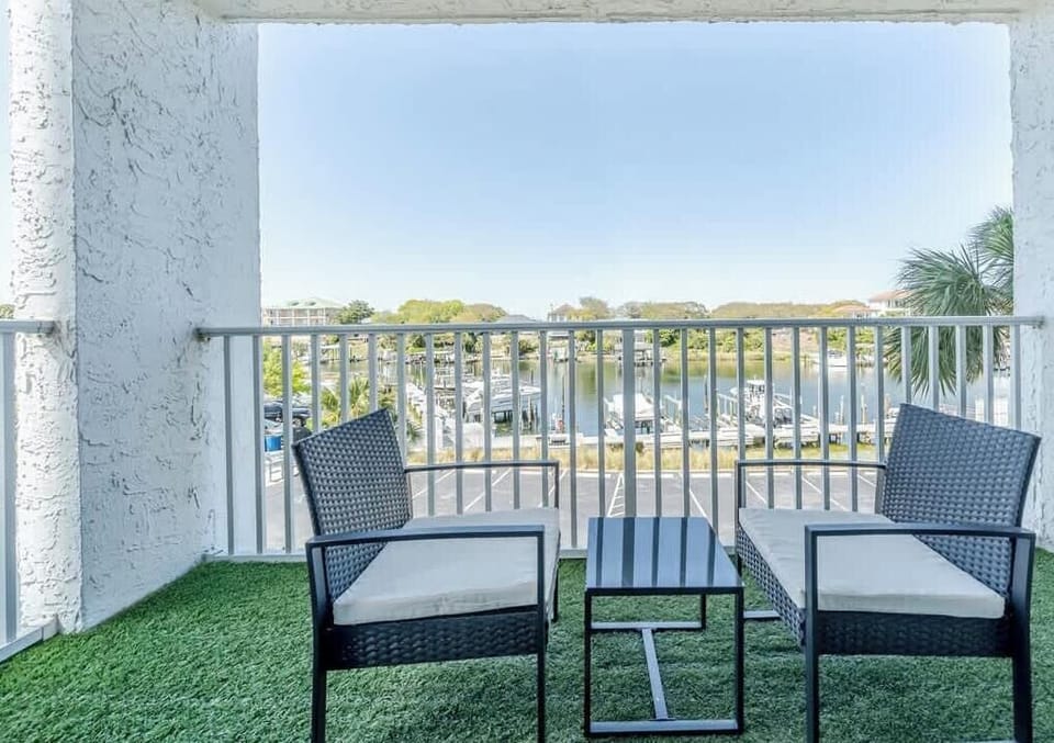 Private Balcony with Waterfront views of Destin Harbor