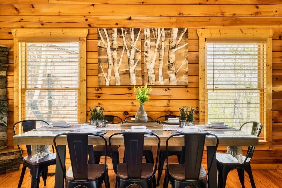 Surround yourself with cabin charm