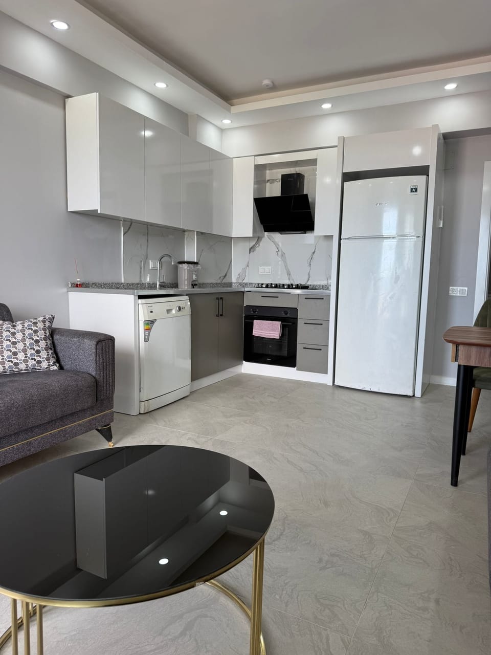 Classic Apartment, Balcony, City View | Interior